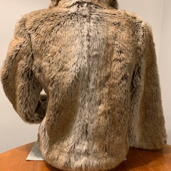 Le Chateau faux fur ladies jacket NWOT - Picture 3 of 7
